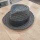 NETTOYAGE CASQUETTES, CHAPEAUX, CRAVATES CHEZ PRESSING AQUALOGIA NIMES