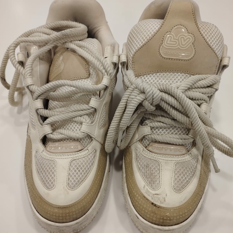 NETTOYAGE CHAUSSURE SNEACKERS NIMES CHEZ PRESSING AQUALOGIA 