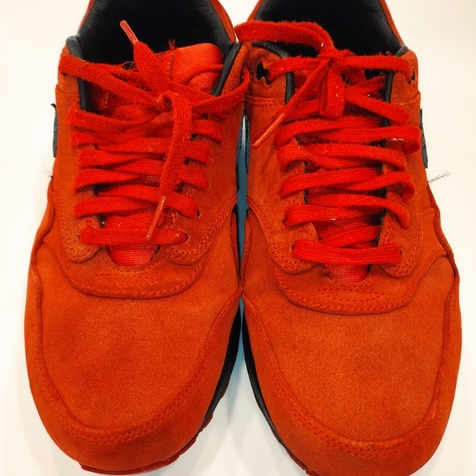 NETTOYAGE CHAUSSURE SNEACKERS NIMES CHEZ PRESSING AQUALOGIA 