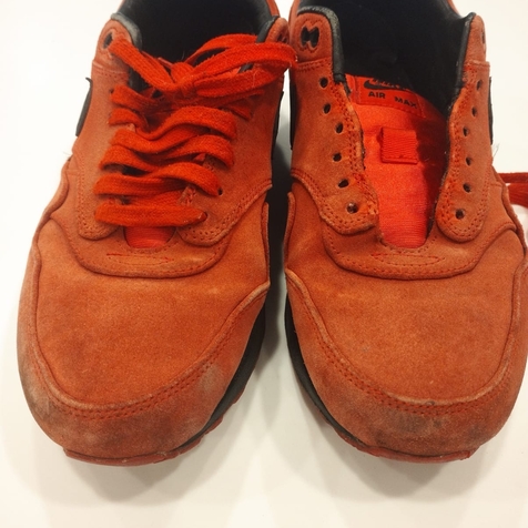 NETTOYAGE CHAUSSURE SNEACKERS NIMES CHEZ PRESSING AQUALOGIA 