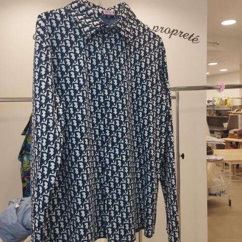 PRESSING HAUT DE GAMME ET PRESSING VETEMENT DELICAT CHEZ PRESSING AQUALOGIA NIMES