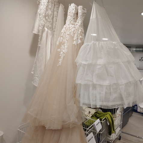 PRESSING ROBE DE MARIEE, ROBE DE CEREMONIE, ROBE DE SOIREE, ROBE COCKTAIL CHEZ PRESSING AQUALOGIA NIMES