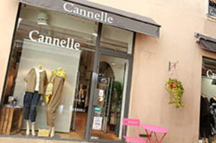 Boutique Cannelle Nîmes propose des vêtements pour les Femmes en centre-ville (® SAAM-fabrice Chort)