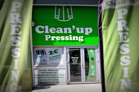 Clean'Up Pressing Nîmes Ville active vous reçoit pour l'entretien de vos vêtements et textiles.(® SAAM-Fabrice Chort)