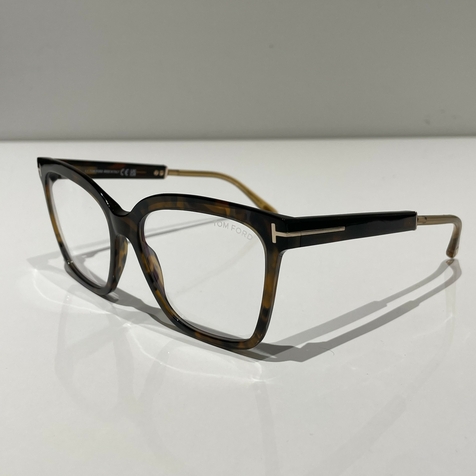 MONTURE OPTIQUE TOM FORD CHEZ VOTRE OPTICIEN LA BINOCLE NIMOISE A NIMES-MONTPELLIER-UZES-ALES-AVIGNON-ARLES