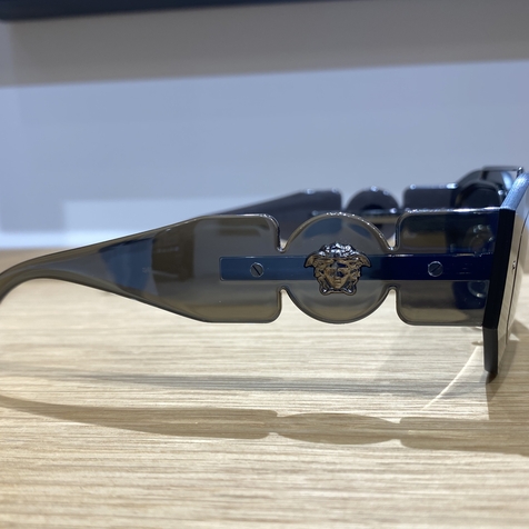 Solaire versace CHEZ LA BINOCLE NIMOISE A NIMES-MONTPELLIER-UZES-ALES-AVIGNON-ARLES