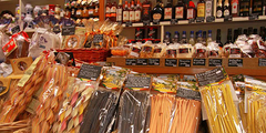 Spécialités italiennes Nîmes dans des épiceries italiennes vendant des produits italiens ( ® SAAM-fabrice Chort)